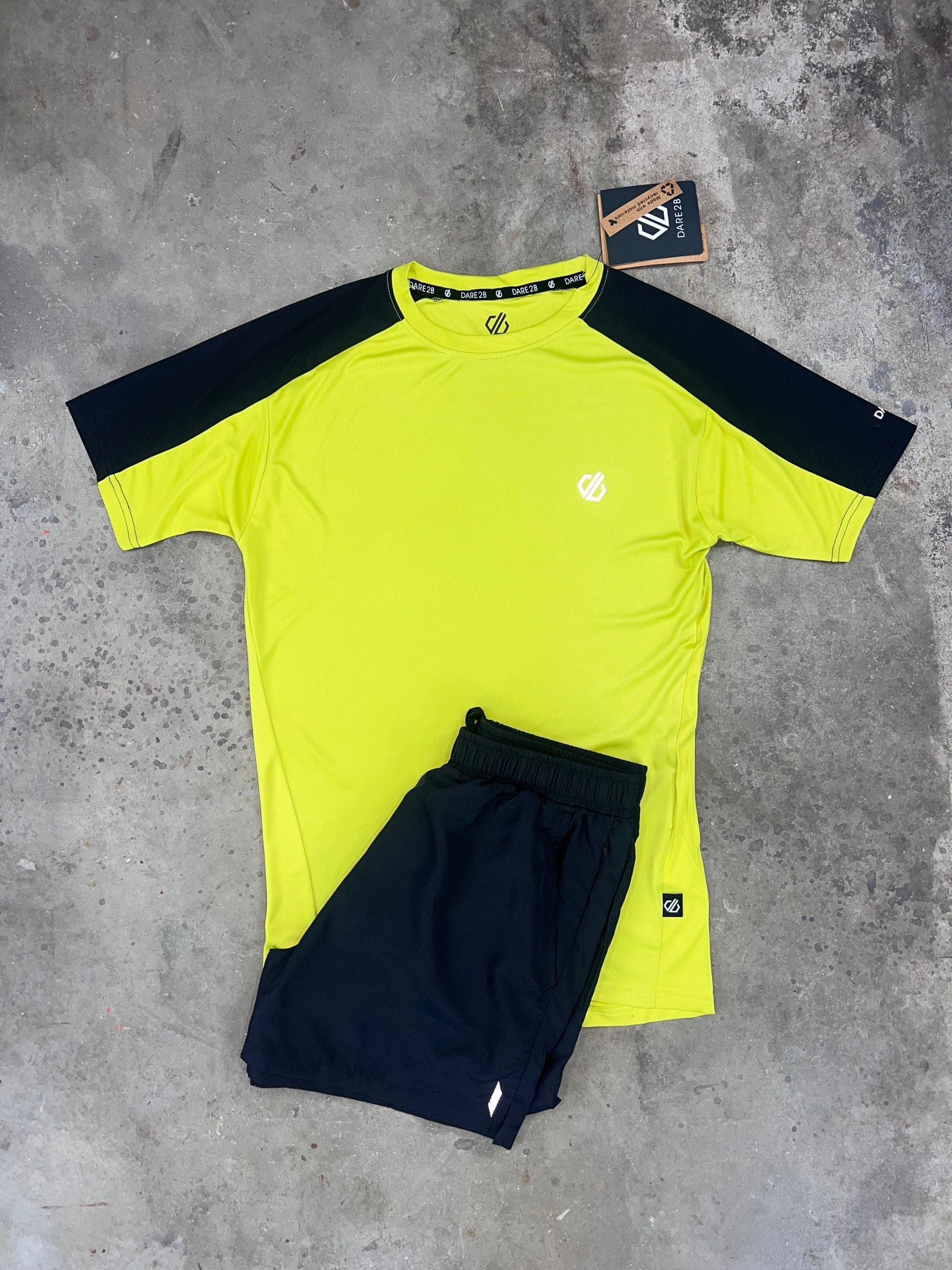 Dare2b Discernible Green Algae Set - T Shirt / Black Shorts