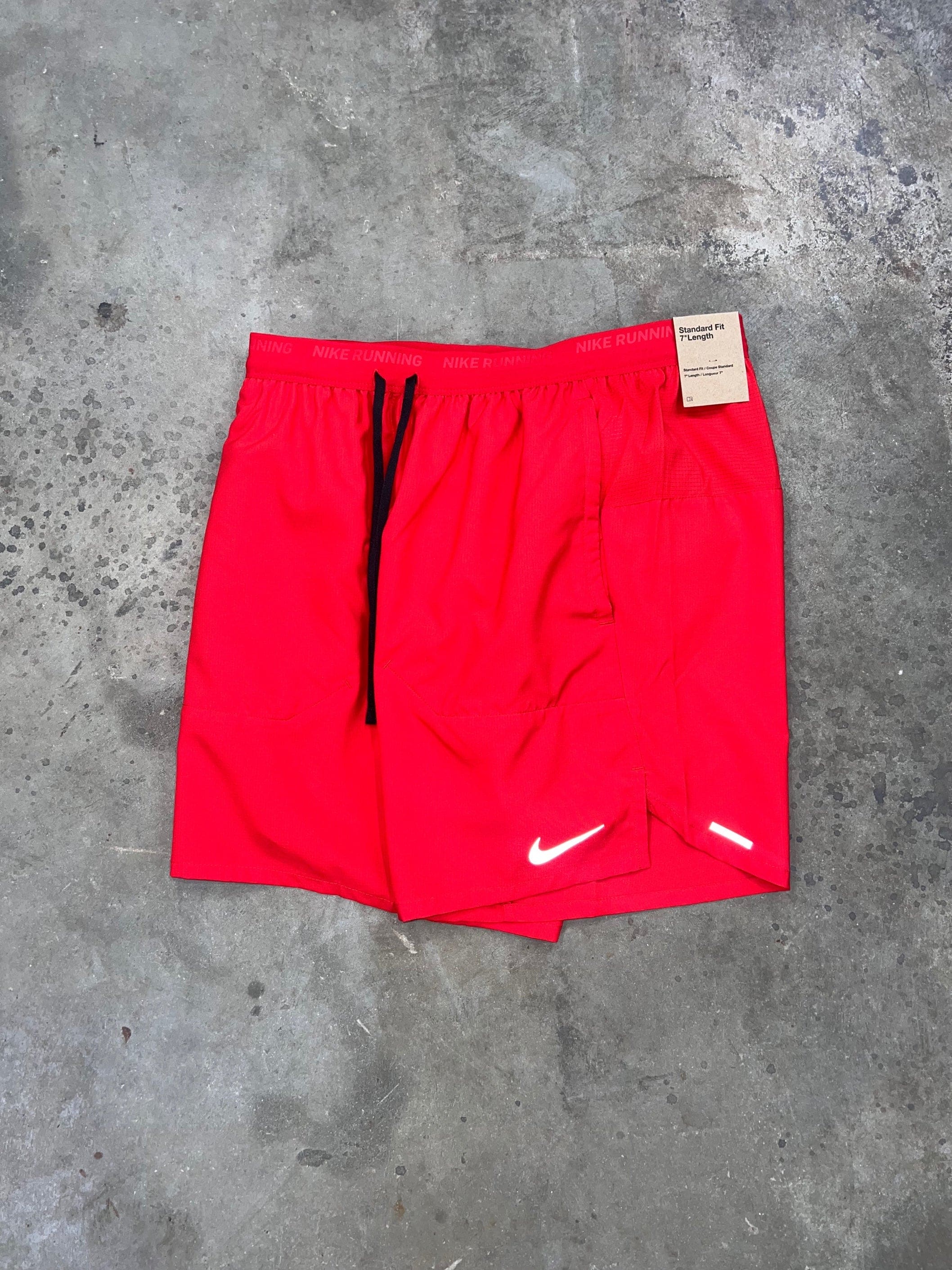 Nike Stride Shorts - Red