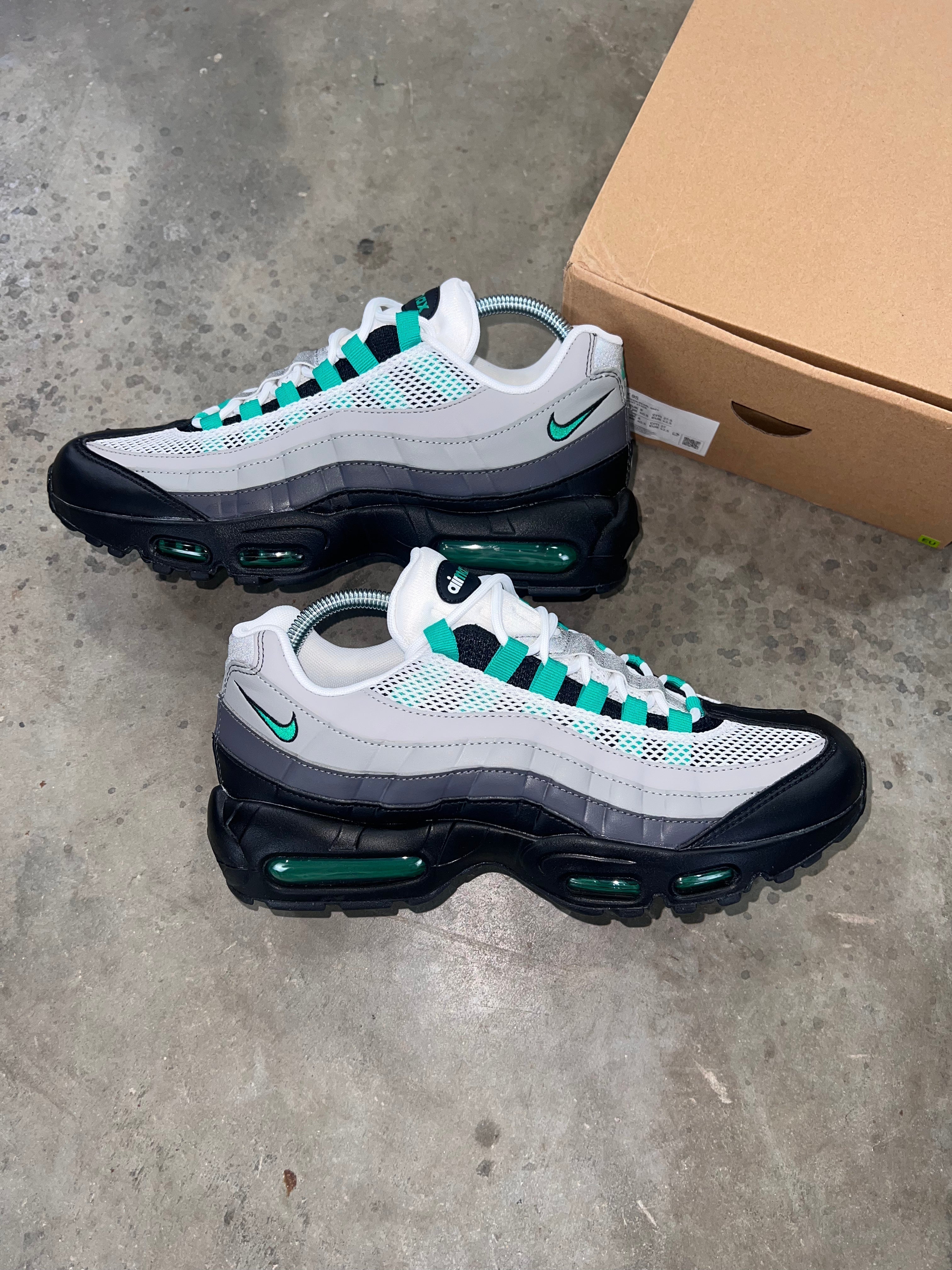 95 "mint green"
