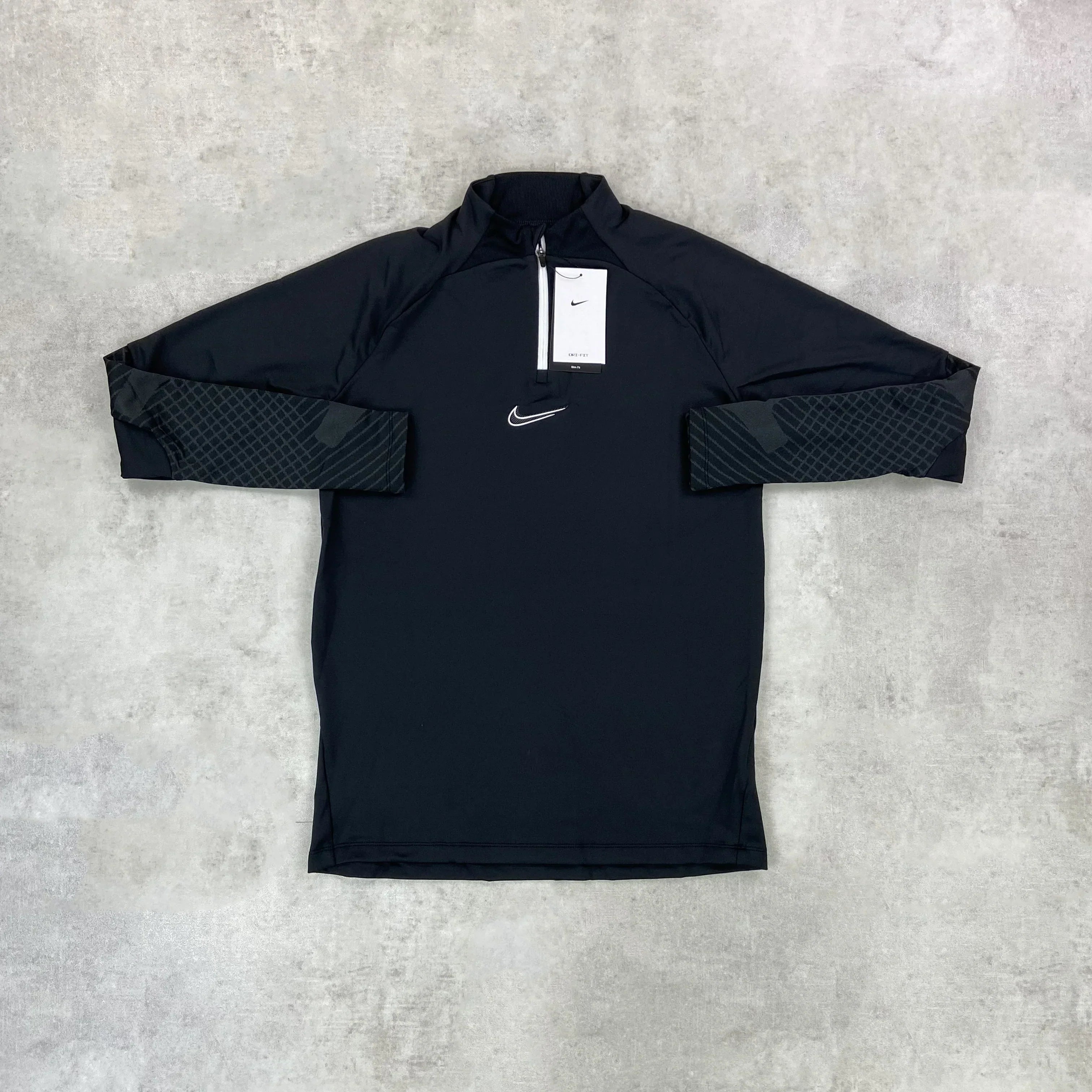 NKE "Blck" Half zip